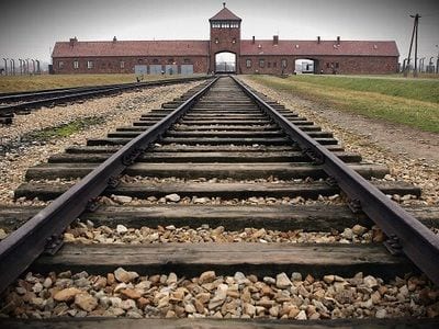  BLOG-HOLOCAUST TRACKS 